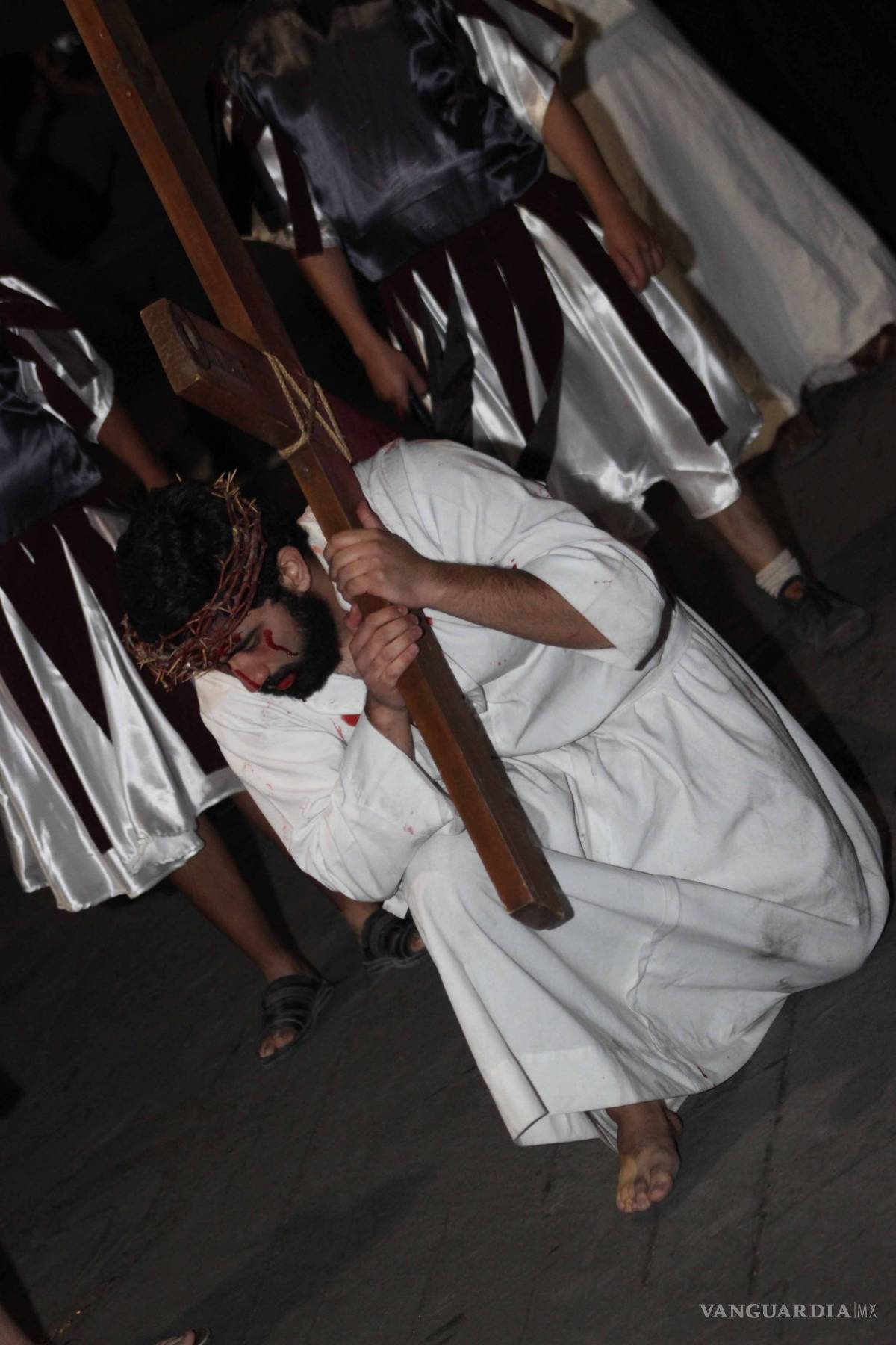 $!La procesión del silencio se apodera de Viesca