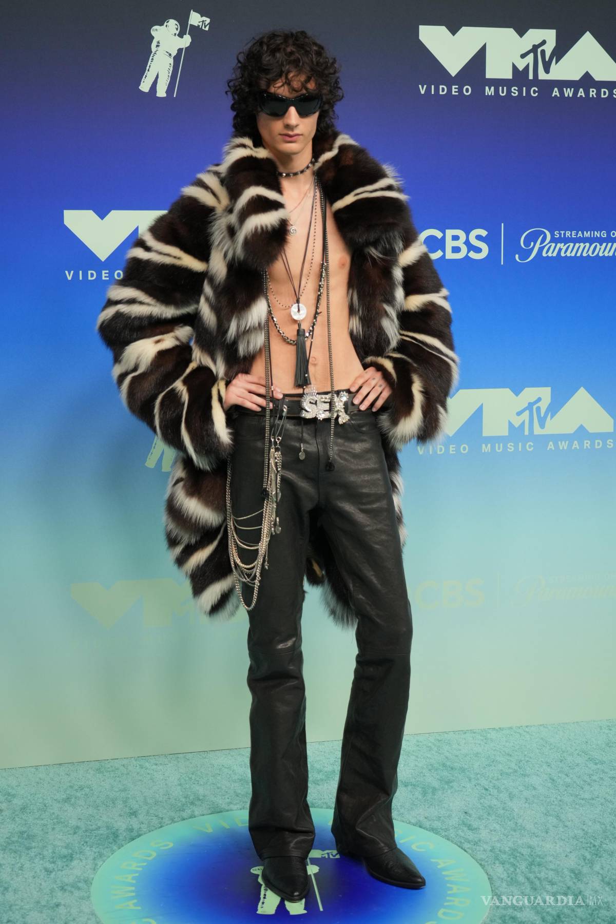 $!Sombr arrives at the MTV Video Music Awards on Sunday, Sept. 27, 2026, at the Peacock Theater in Los Angeles. (Photo by Jordan Strauss/Invision/AP)