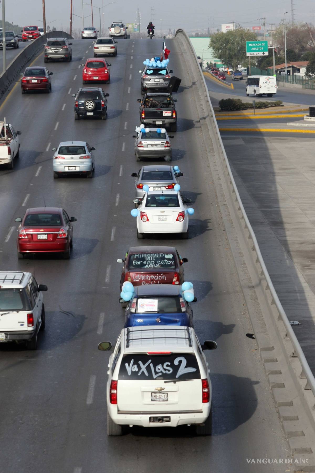 $!Grupos provida salen en caravana para defender sus creencias en Saltillo