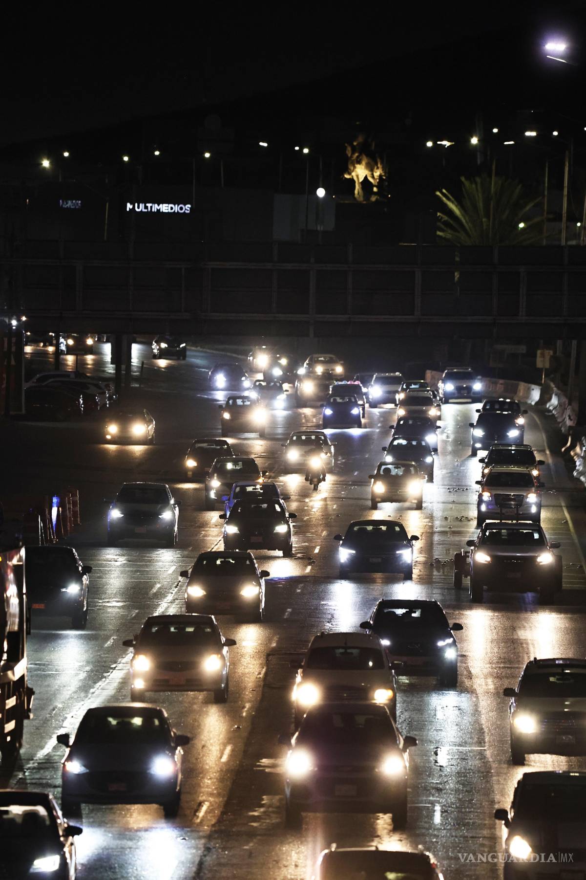 $!La Dirección de Policía Preventiva y Tránsito mantiene presencia en puntos estratégicos de la ciudad para evitar congestionamientos.