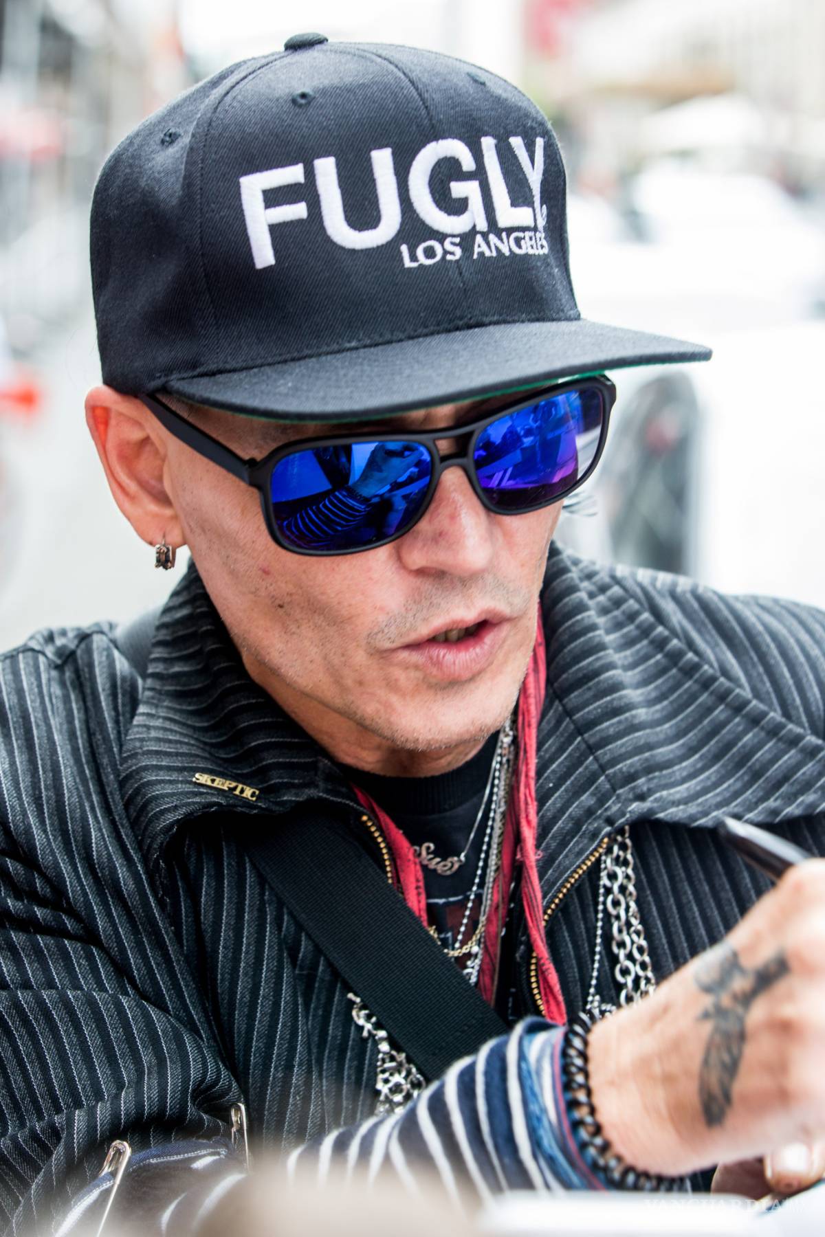 $!"Se ve mal": fotos en Rusia preocupan a fans por la salud de Johnny Depp