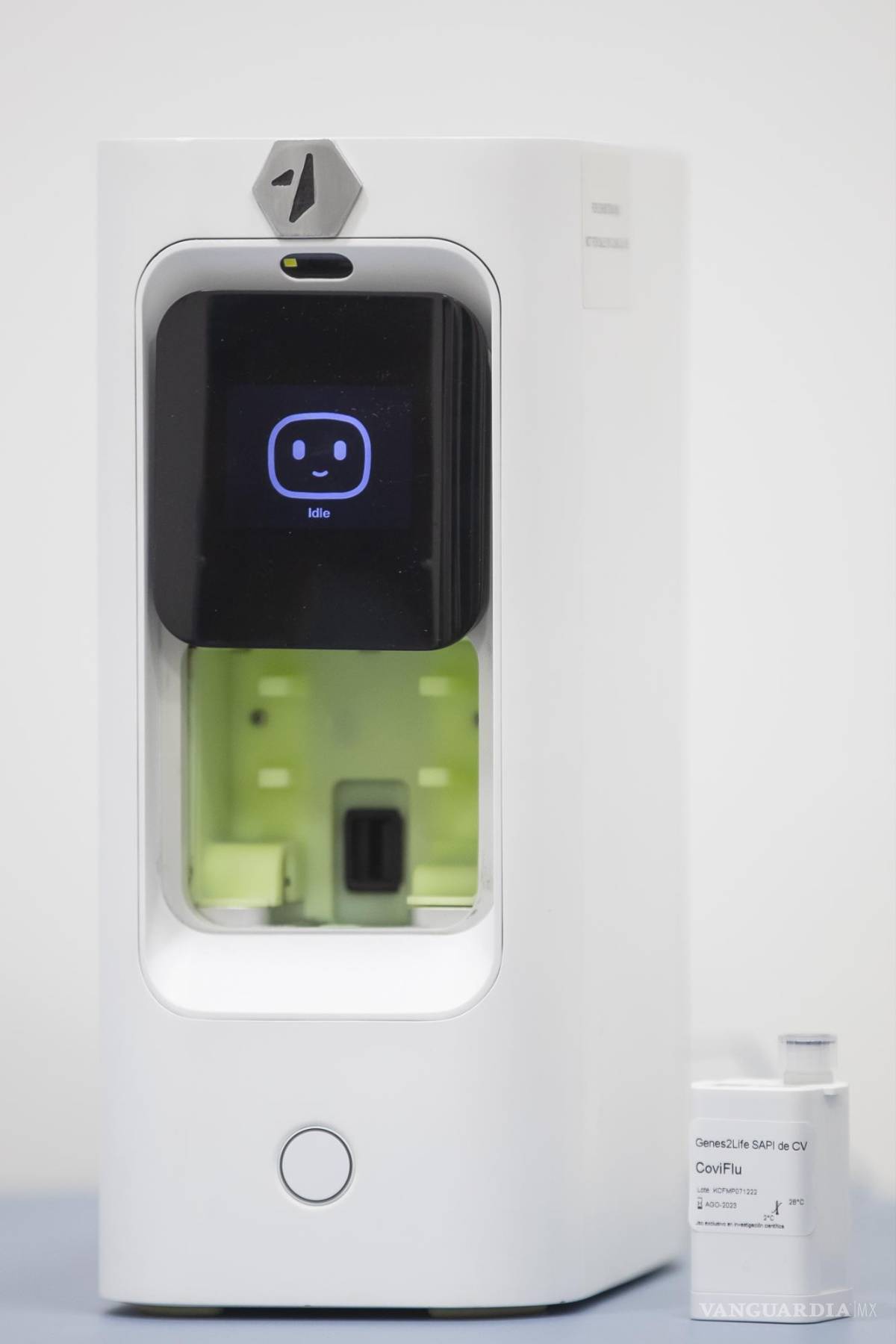 $!Fotografía del mini laboratorio presentado por científico mexicano Octavio García en Ciudad de México (México).