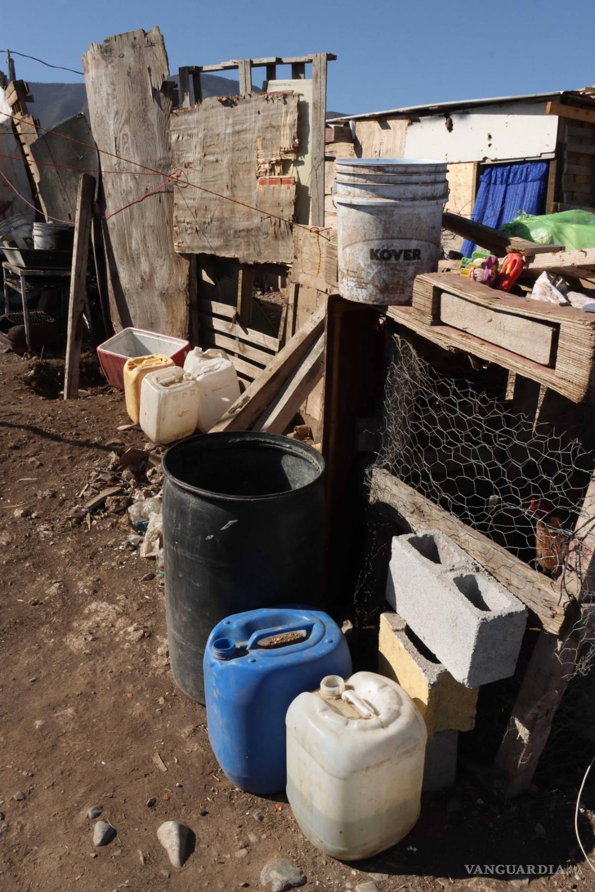 $!Así es el Día Mundial del Agua en periferia de Saltillo: se bañan, lavan y beben cada tres días