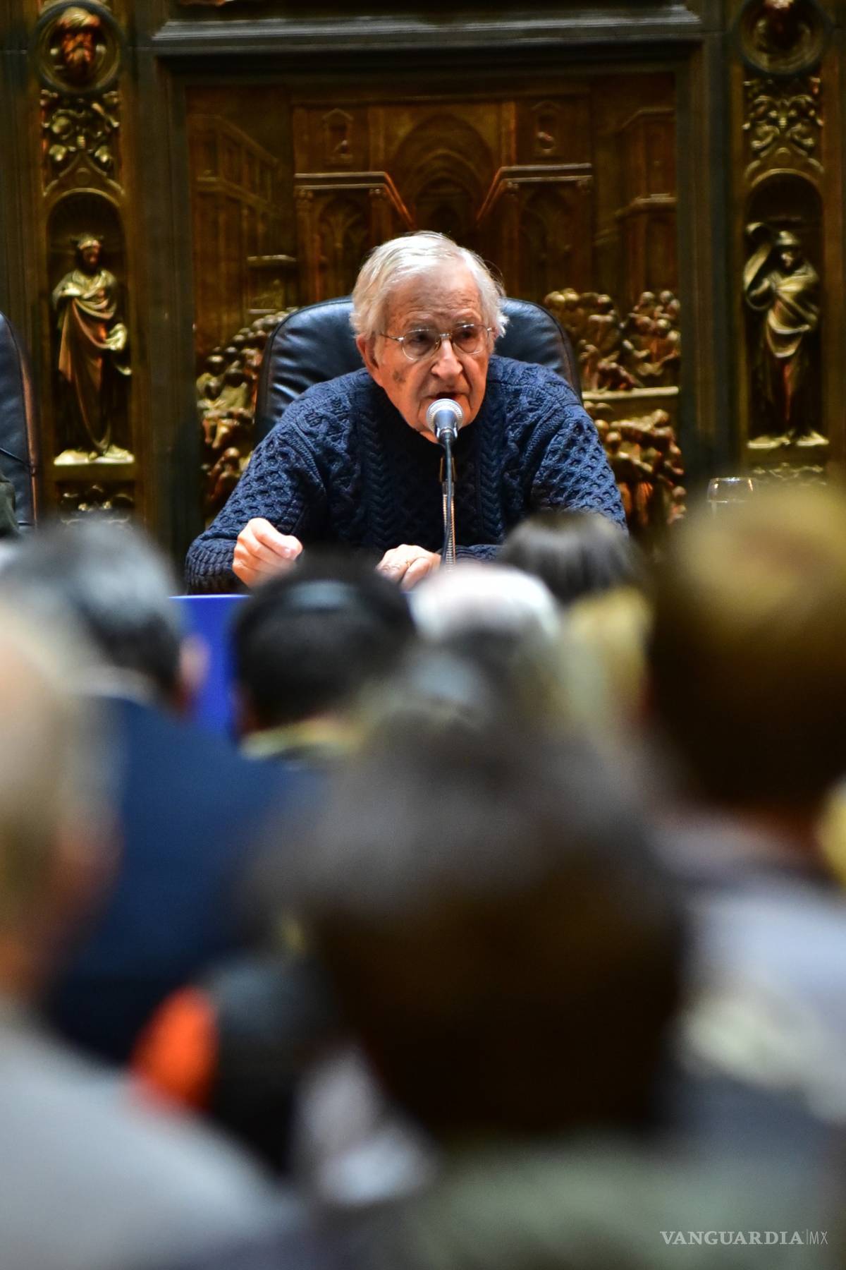 $!Amenaza la corrupción con hundir los procesos progresistas, afirma Noam Chomsky