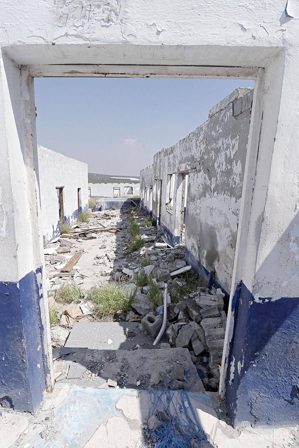 $!Esto debió ser una pista grande rodeada de cuartos, en los que todavía hay colchones viejos, ropa tirada y esta historia negra que no se olvida.