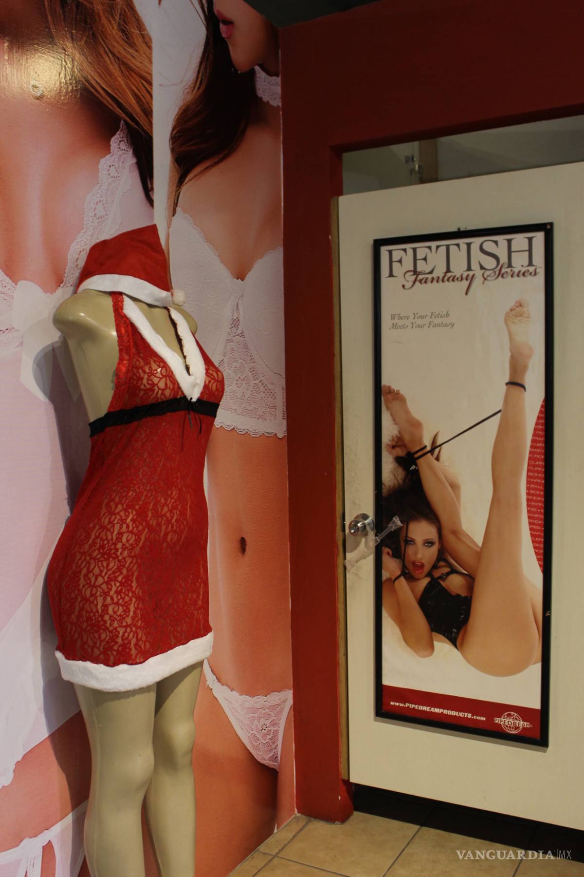 $!Saltillenses se ponen cachondos por el frío, abarrotan sexshops