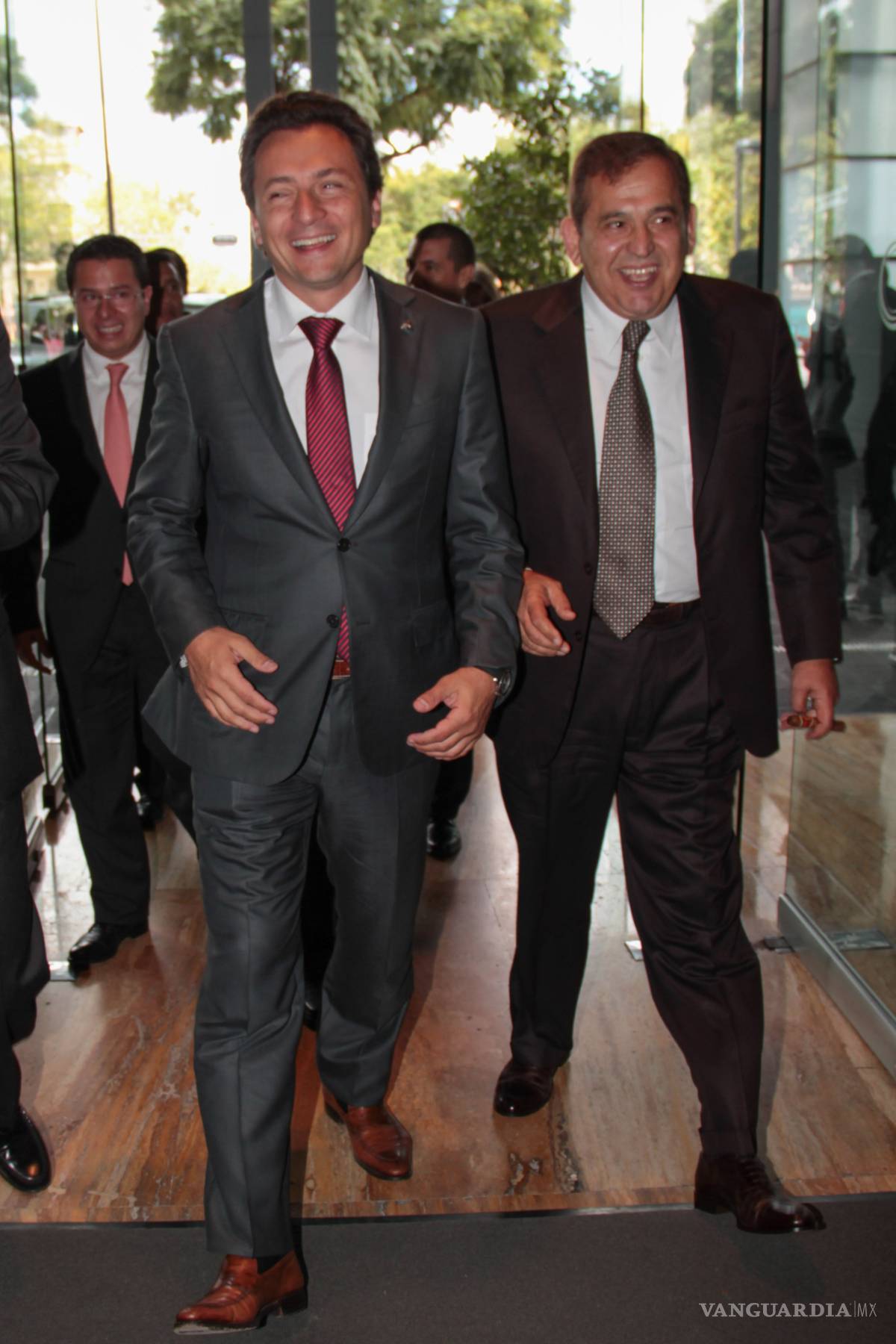 $!Emilio Lozoya continuó triangulación tras renunciar en Pemex