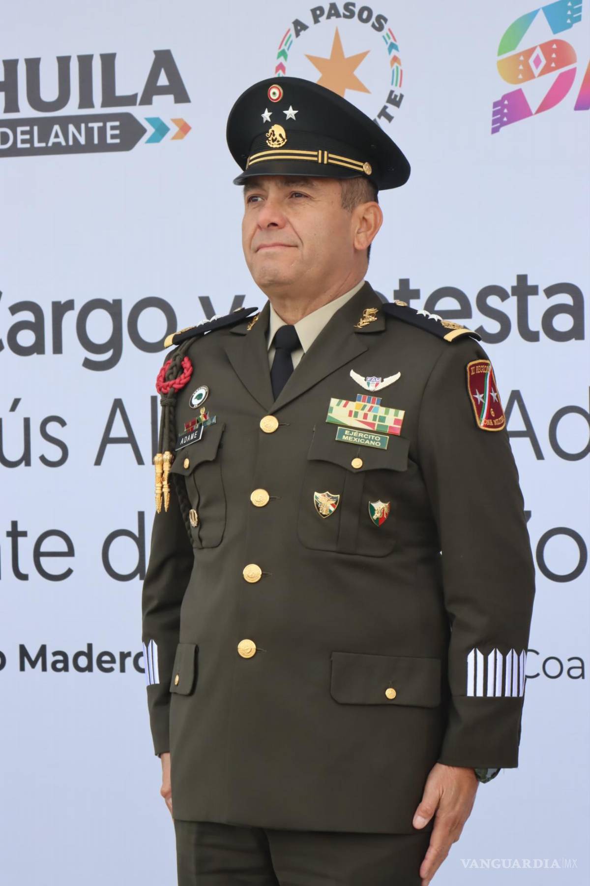 $!Adame Cabrera, quien cuenta con una destacada carrera académica y profesional, asume oficialmente el mando de la sexta zona militar en Coahuila.
