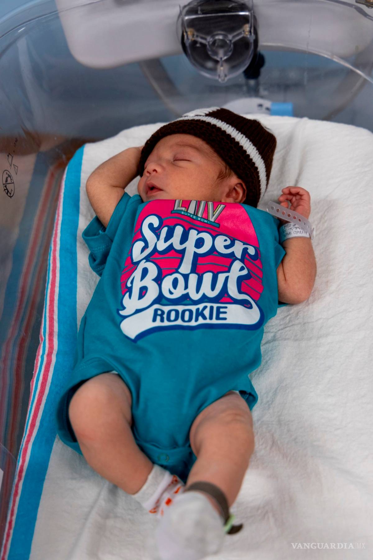 $!Hasta los recién nacidos son hinchas del Super Bowl