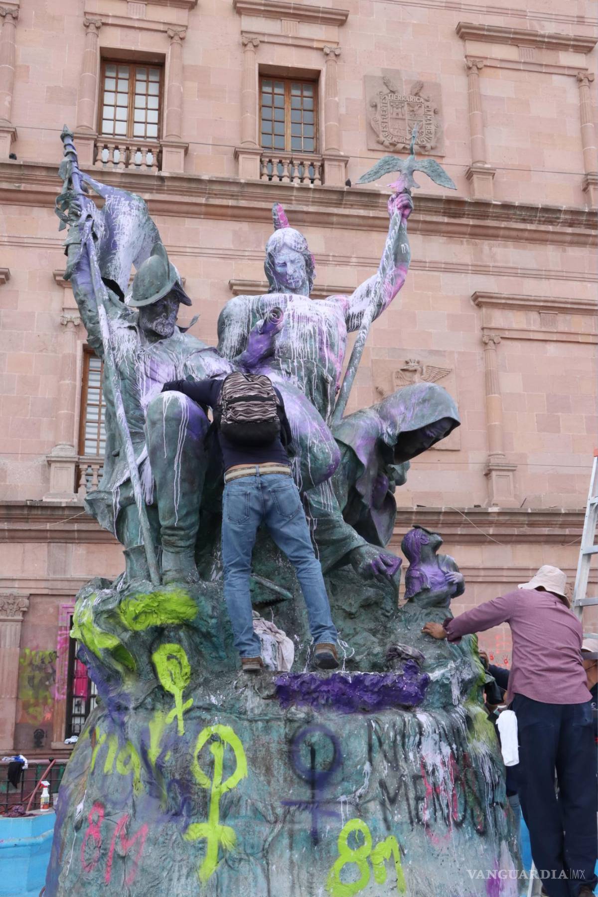 $!¿Por qué se rayan los monumentos durante la manifestación del 8M? Conoce la iconoclasia y su significado