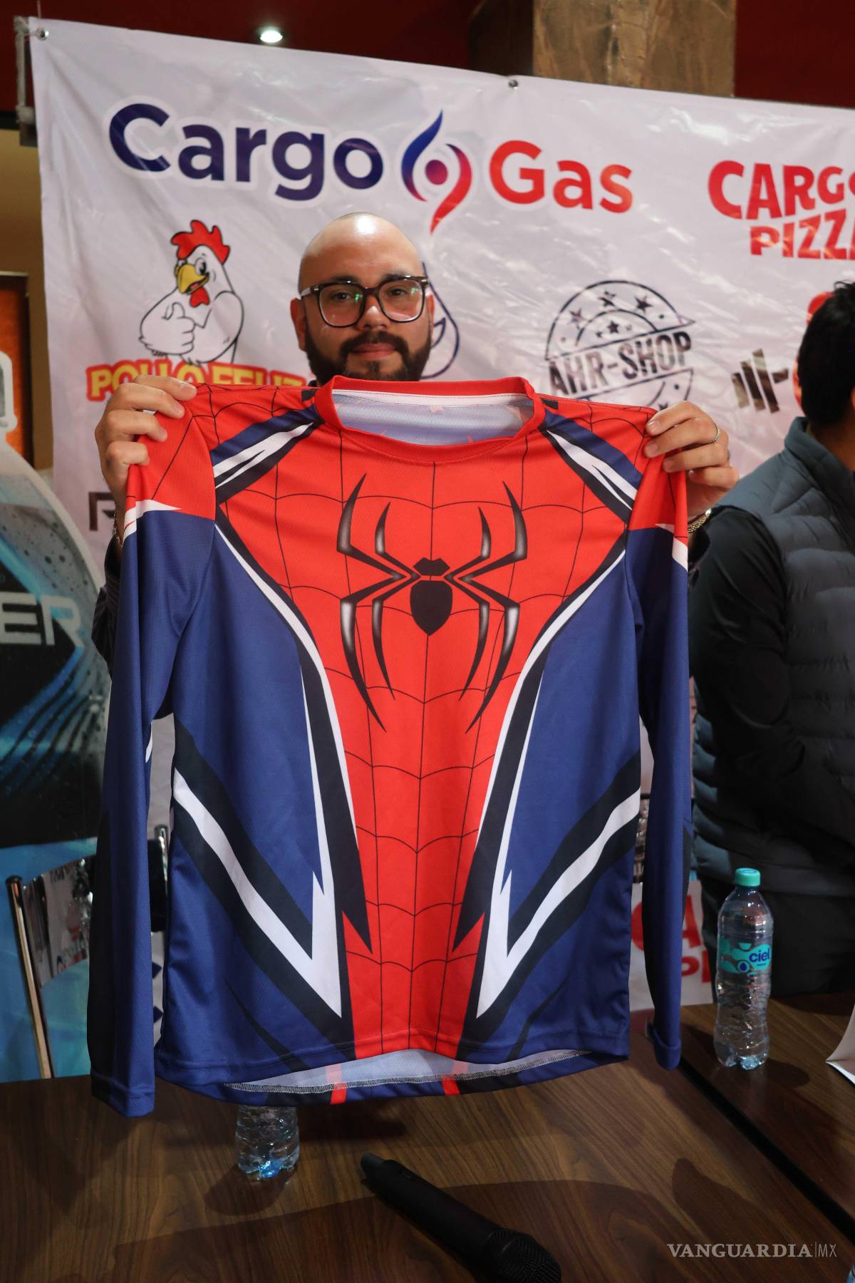 $!Fue presentada la playera de la carrera.