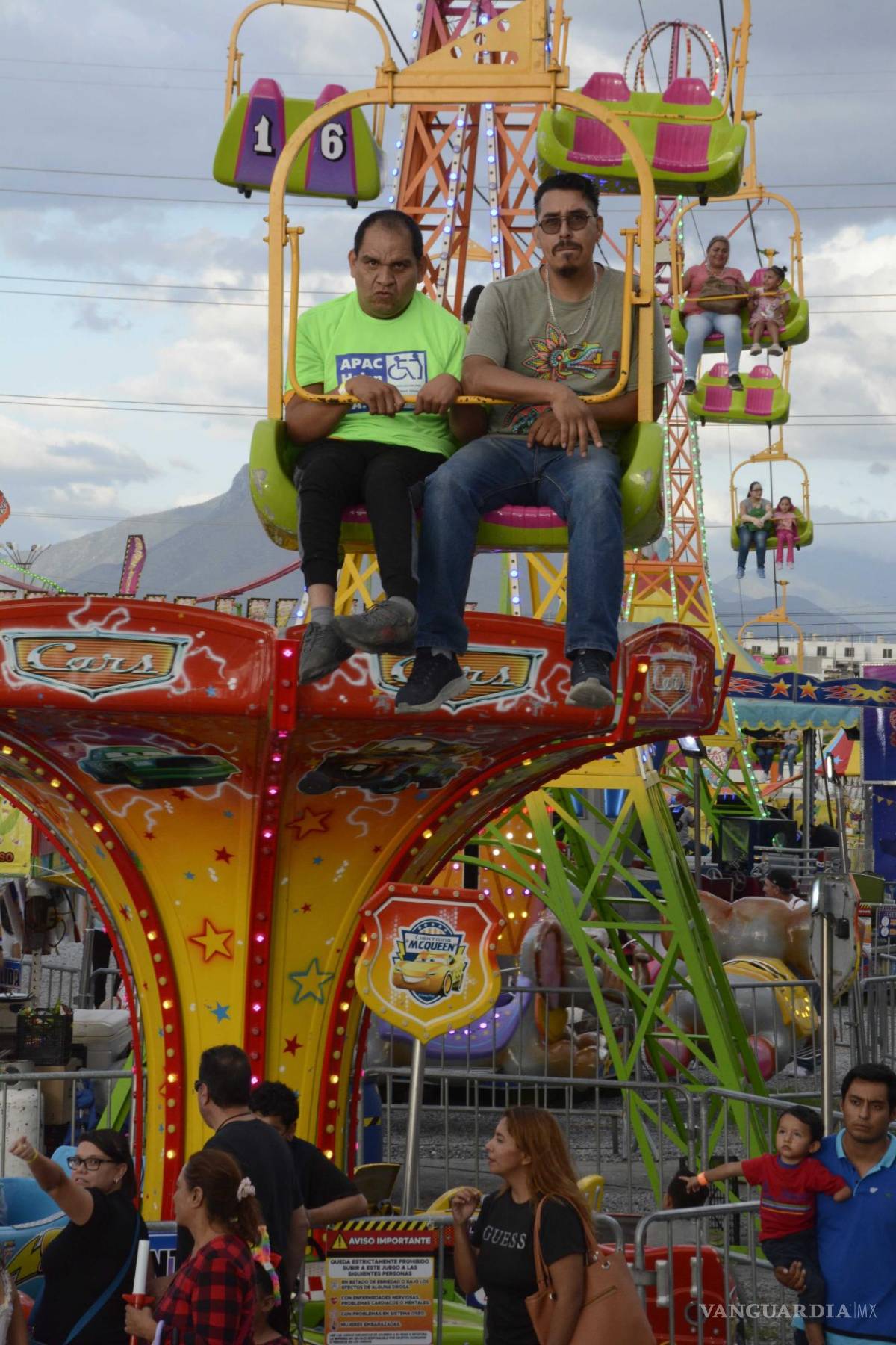 $!Familiares denuncian falta de consideración hacia personas con discapacidad en la Feria.