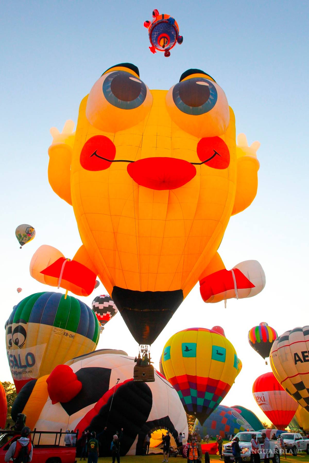 $!Un centenar de globos aerostáticos colorean el cielo de León, Guanajuato