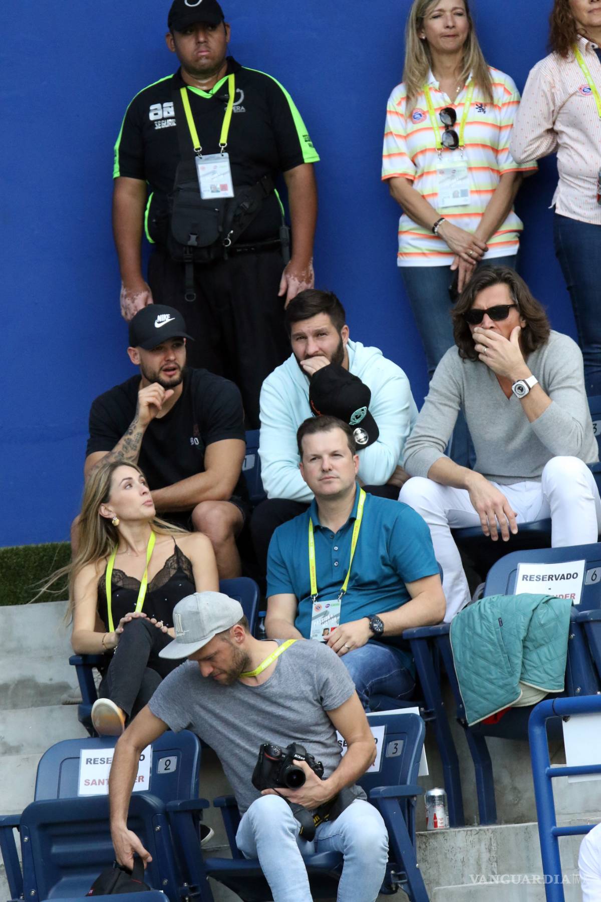 $!Garbiñe Muguruza vence a Kristina Mladenovic con el apoyo de André-Pierre Gignac