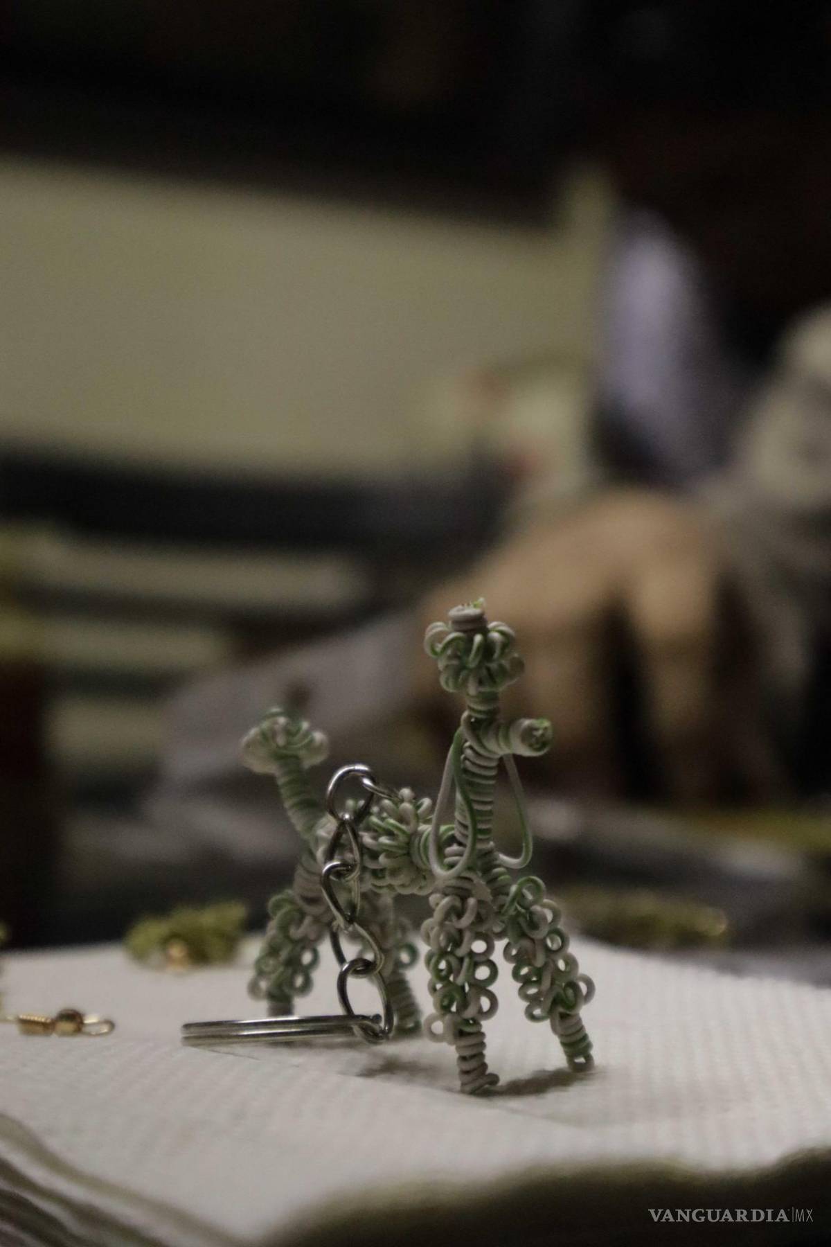 $!Don Beto ha encontrado una nueva pasión y fuente de ingresos: la creación de artesanías a partir de materiales reciclables.