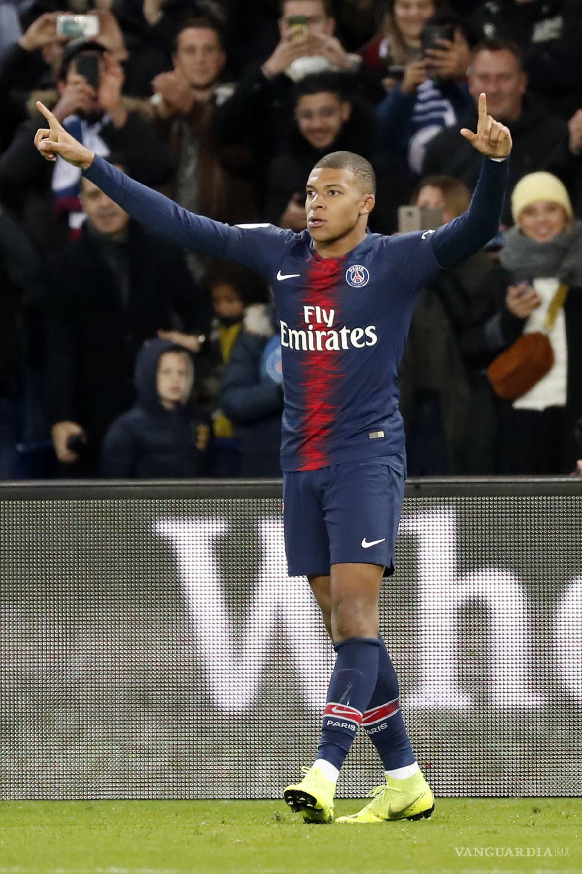$!Mbappé asegura que él paga sus impuestos, no el PSG