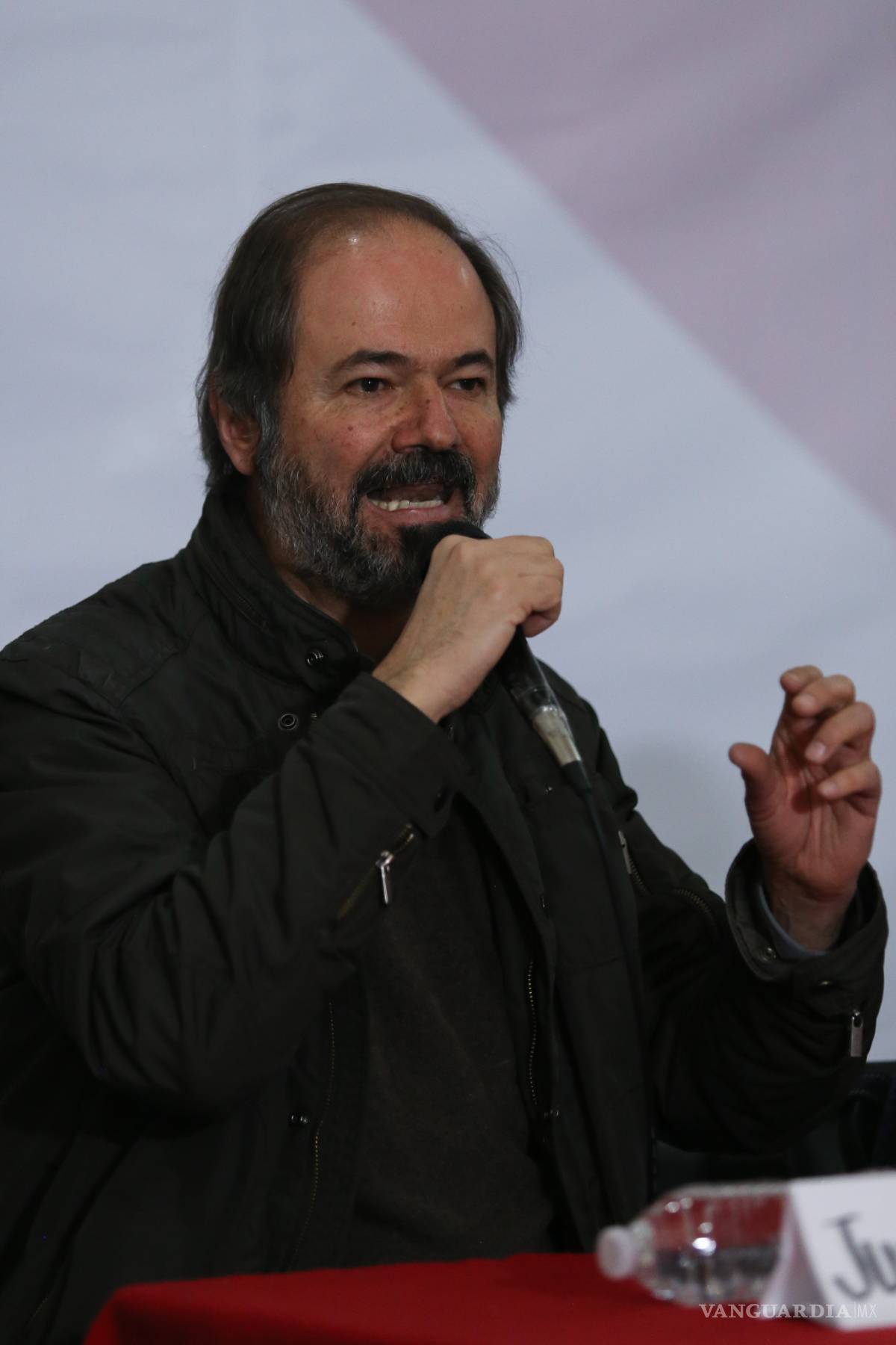 $!María de Jesús Patricio va contra los "muros internos" que existen en el país: Villoro