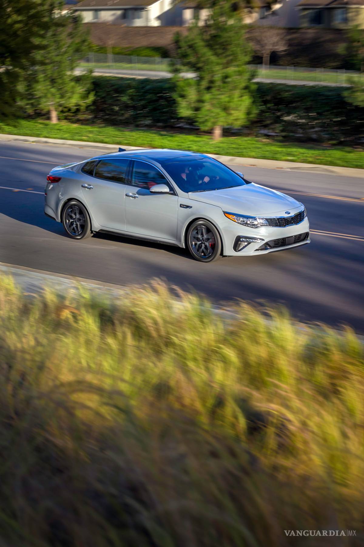 $!KIA Optima 2019 luce un facelift que lo aproxima al Stinger