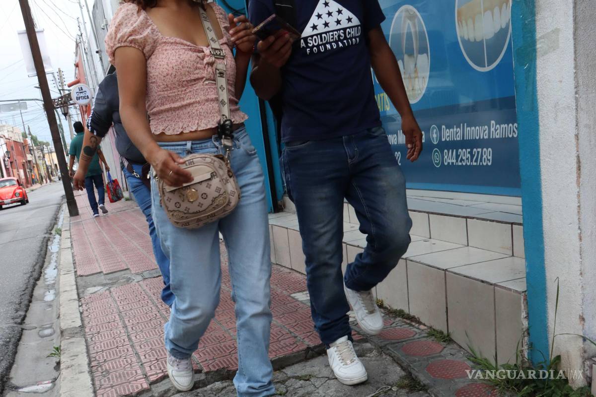 $!Banquetas como las de la imagen se encuentran en todo Saltillo.