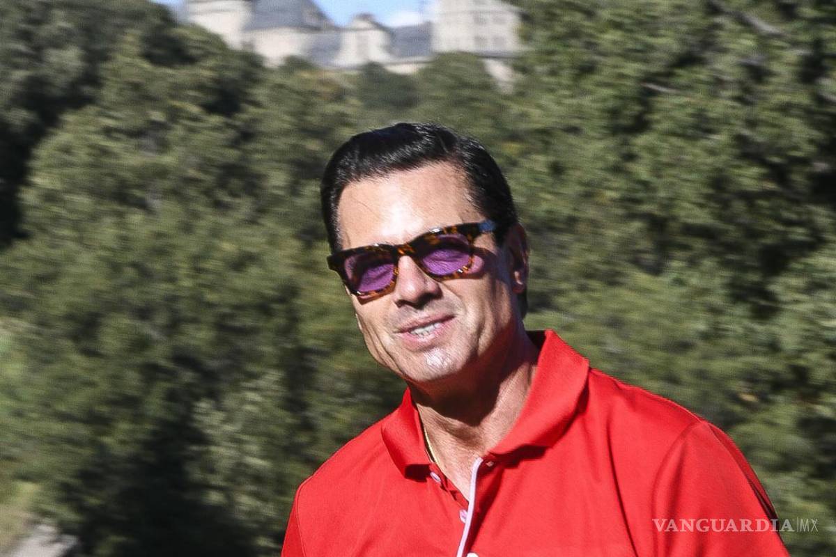 $!SAN LORENZO DE EL ESCORIAL (MADRID), 11/09/2025.- El expresidente mexicano Enrique Peña Nieto, quien reside en Madrid desde hace varios años tras su salida del país norteamericano en 2018, participó este jueves en un torneo de golf para recaudar fondos contra el cáncer de mama celebrado en el campo de golf de la localidad madrileña de San Lorenzo de El Escorial. EFE
