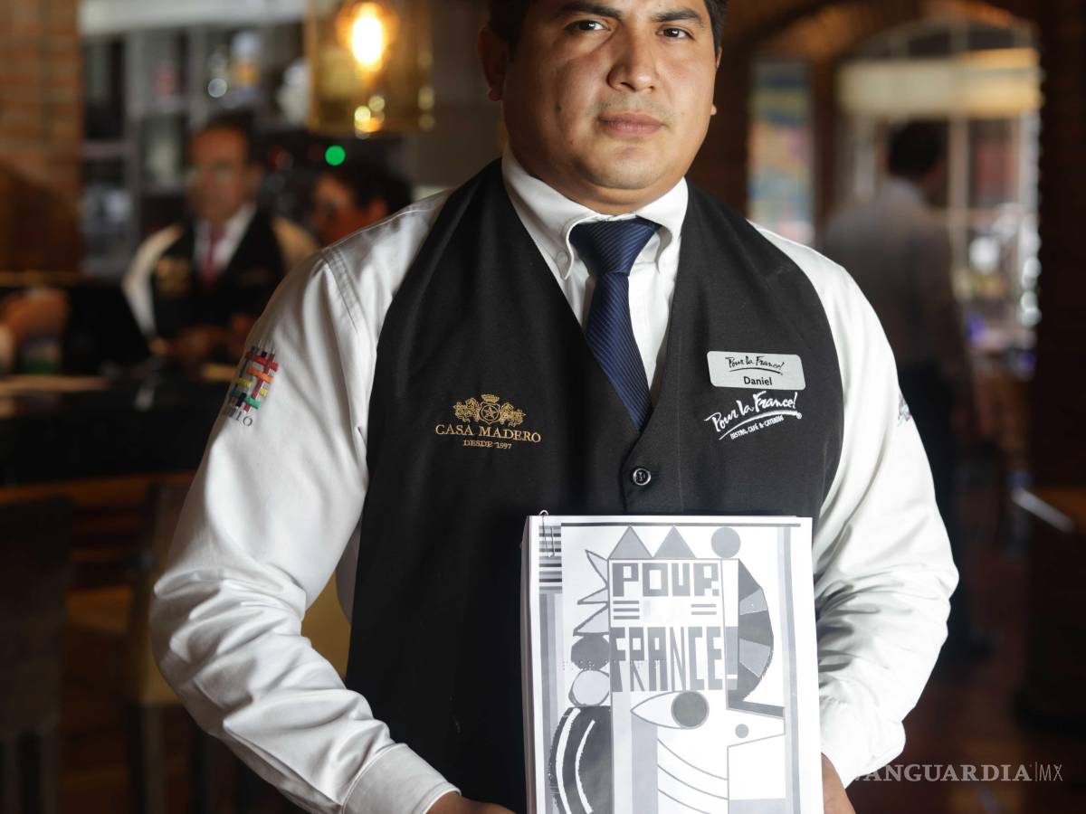 $!La entrega de menús en Braille busca que los comensales con discapacidad visual puedan disfrutar de una experiencia gastronómica más inclusiva y autónoma.