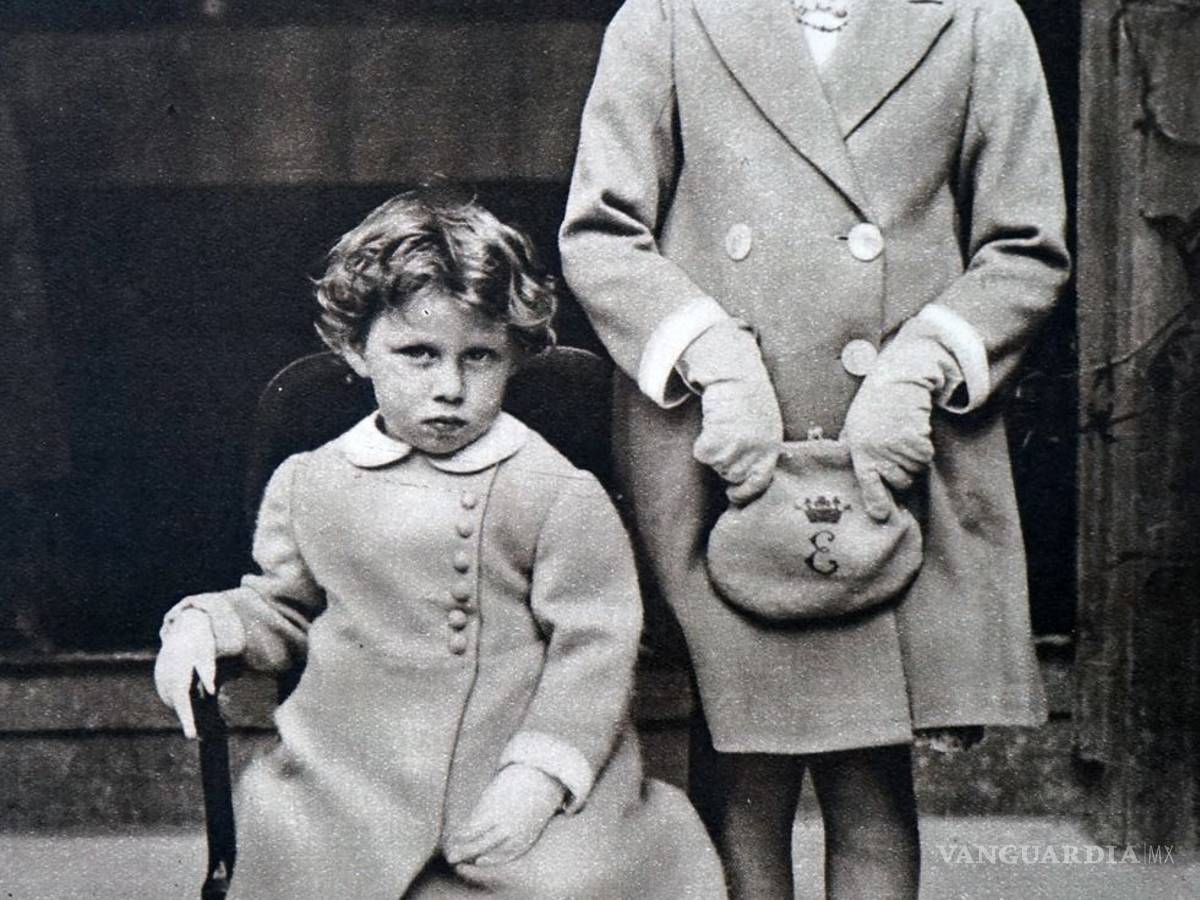 $!La vida de la Reina Isabel II en 20 icónicas fotografías