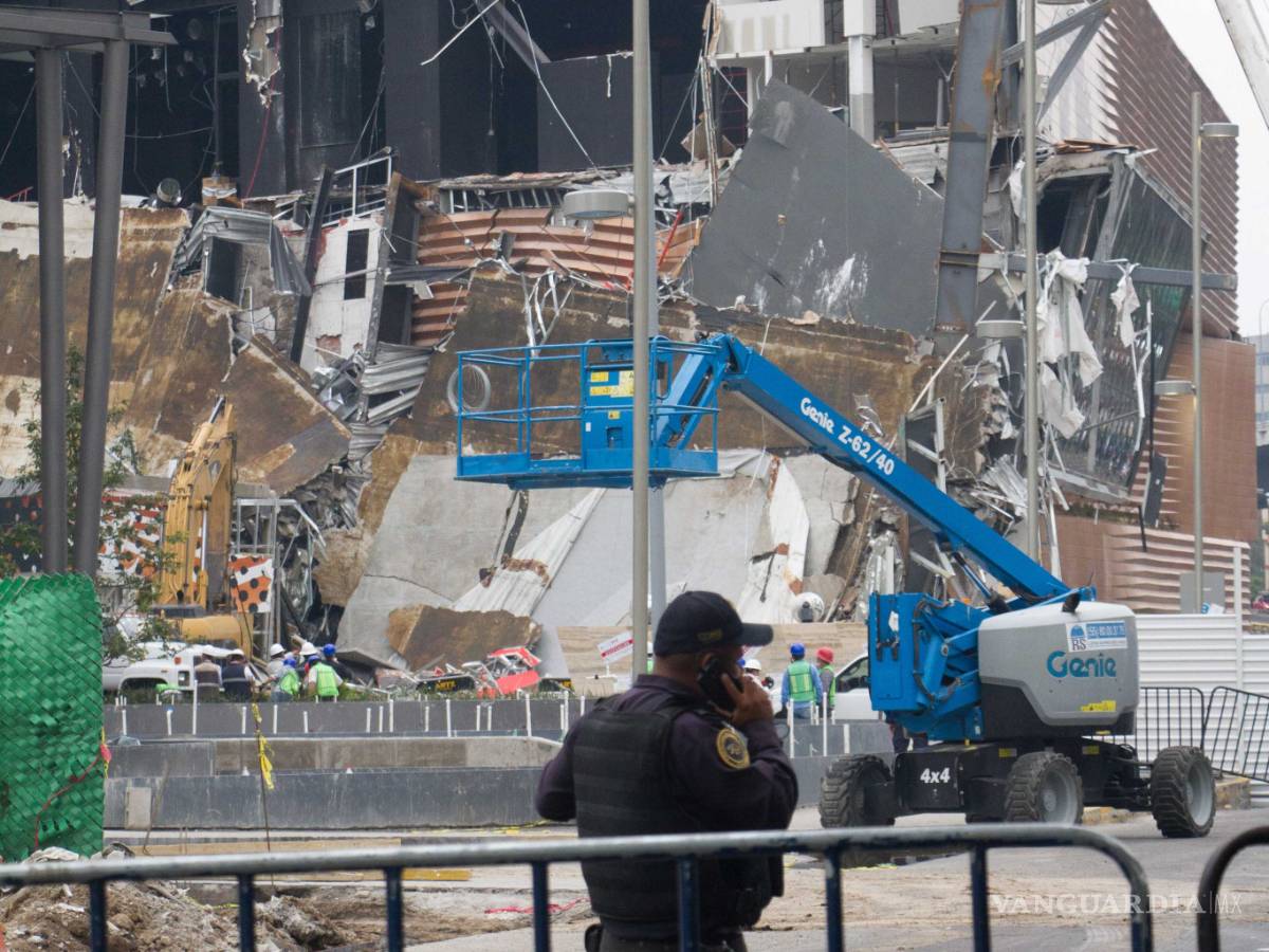 $!Ponen 'ojo' a todas las plazas de CDMX tras derrumbe en Artz