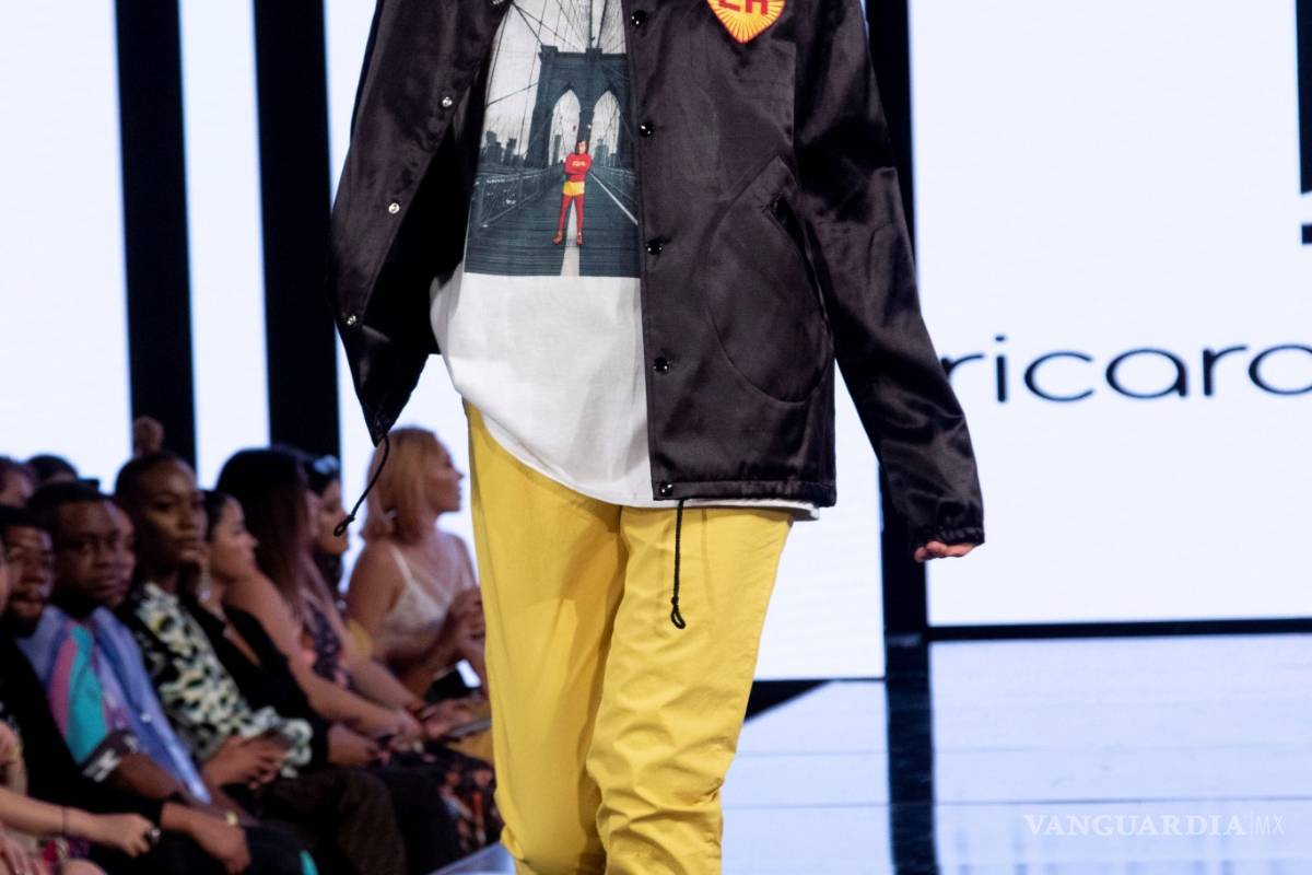 $!Ricardo Seco lleva al "Chapulín Colorado" a la Semana de la Moda de Nueva York