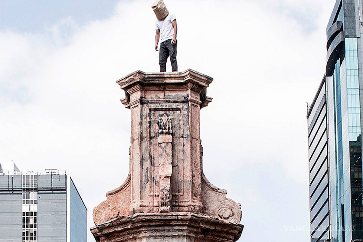Artista interviene estatua de Colón en México en protesta contra colonialismo