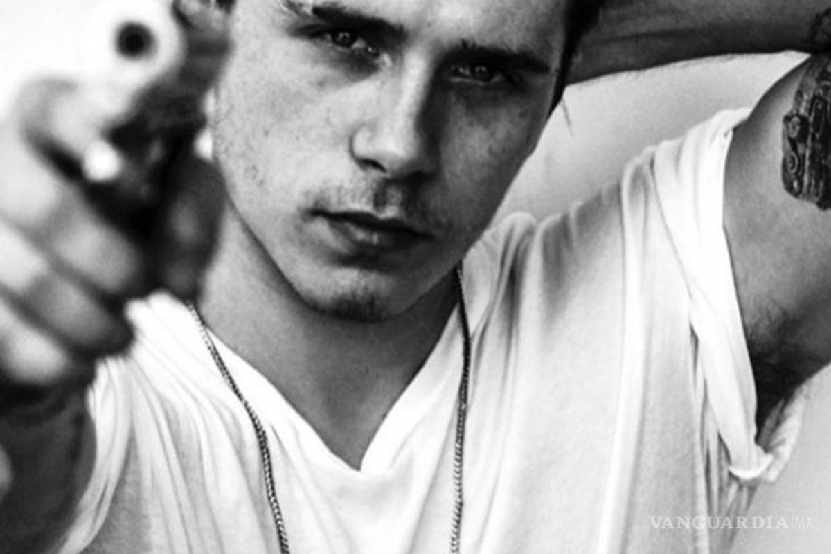 Brooklyn Beckham cumple 20 años y lo festeja con un original pastel