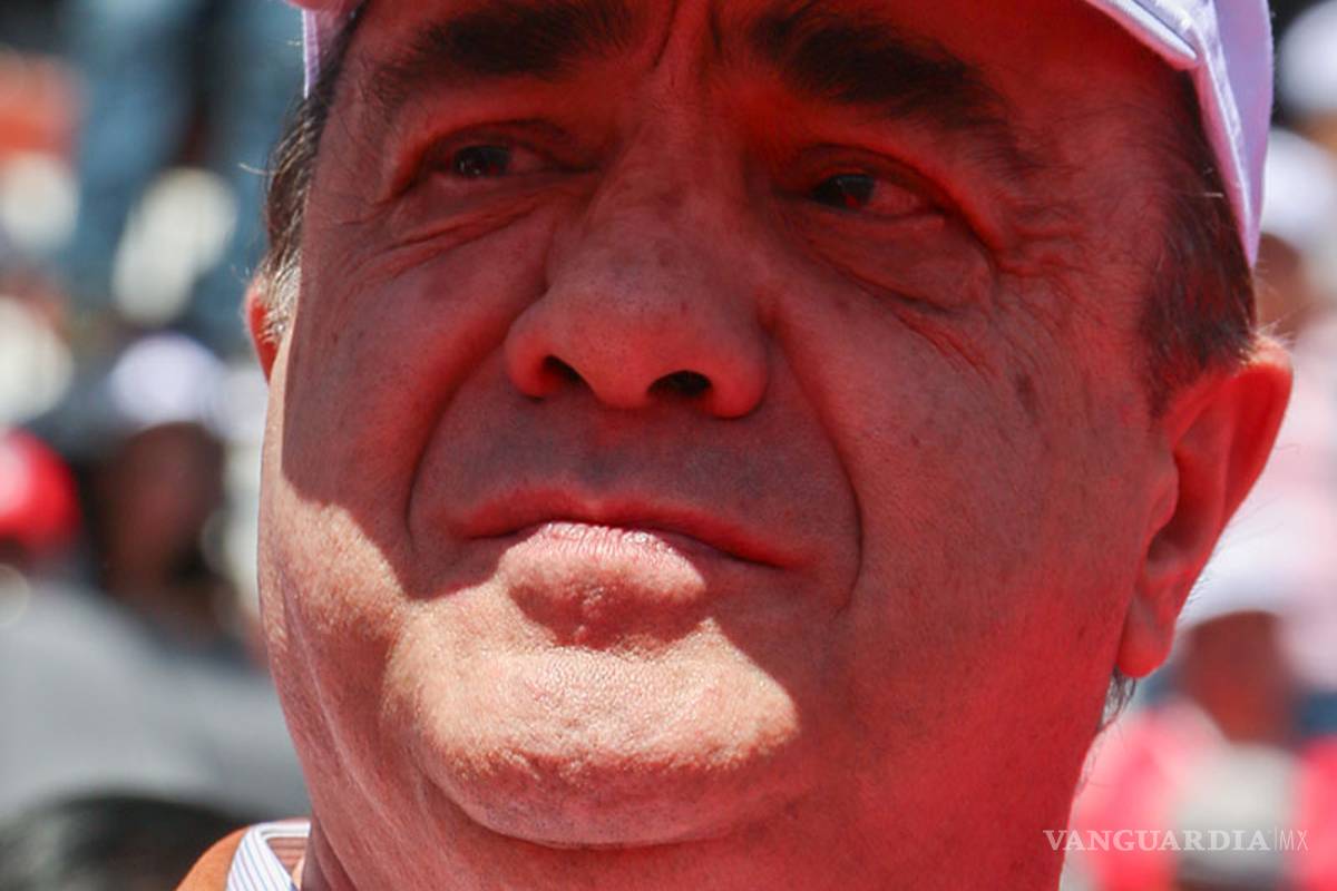 Hijos, sobrinos y parientes de Murillo, beneficiados con contratos que suman miles de millones de pesos