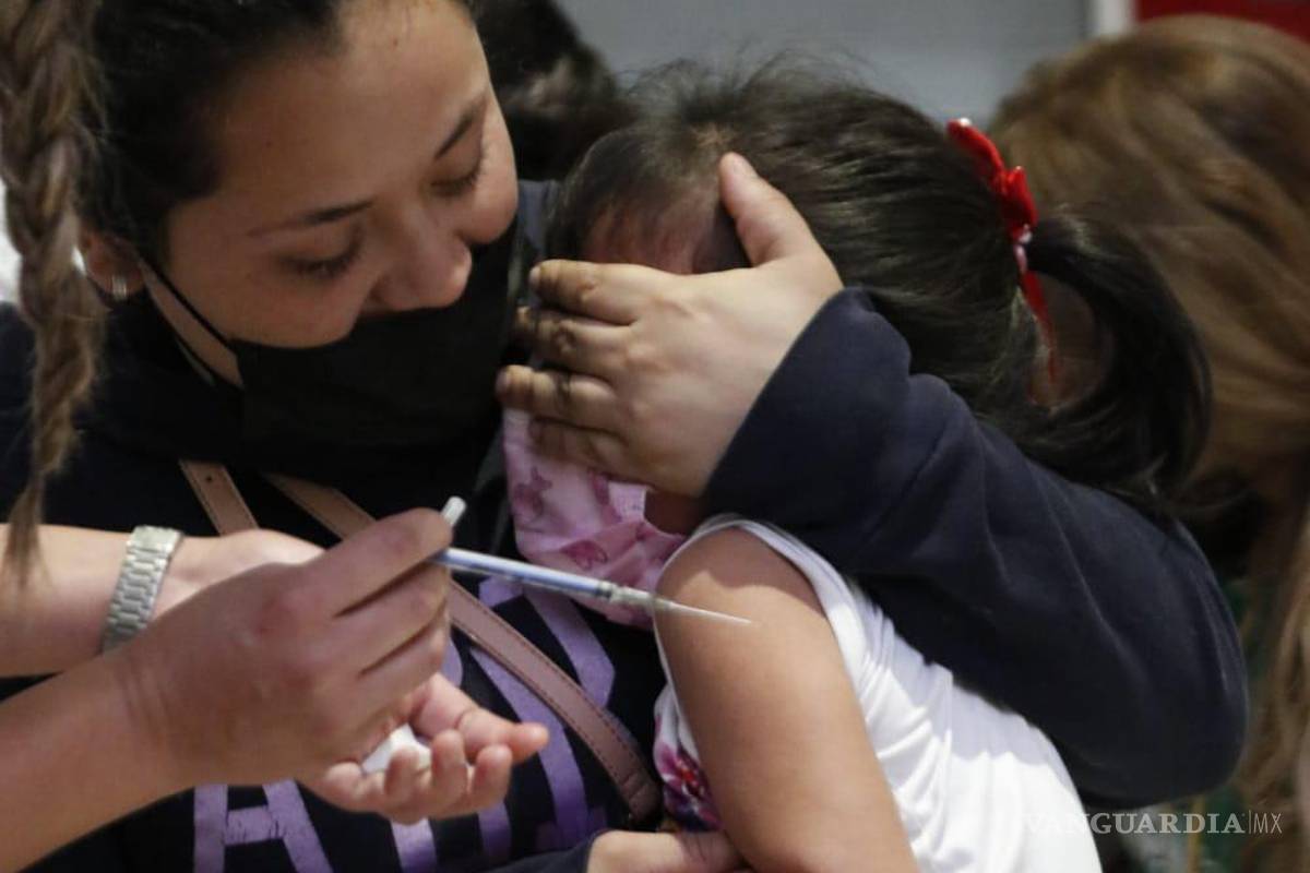 En Saltillo, costó vacuna para niños un día de sueldo a sus padres, ante falta injustificada en sus trabajos