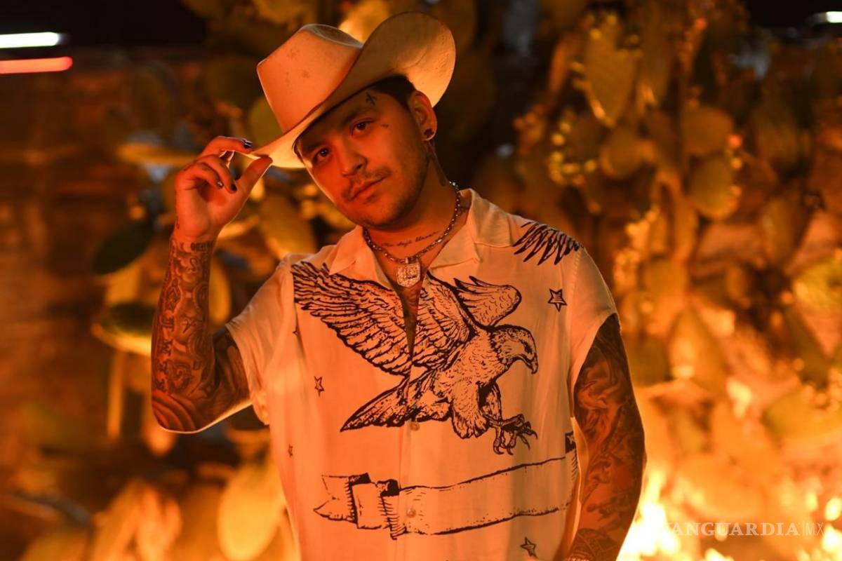 Christian Nodal, ¿el nuevo Vicente Fernández?