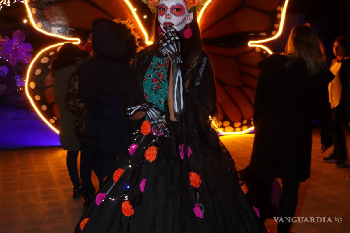 Con catrinas vivientes y música en vivo continúan los eventos del Magno Altar en el Parque las Maravillas