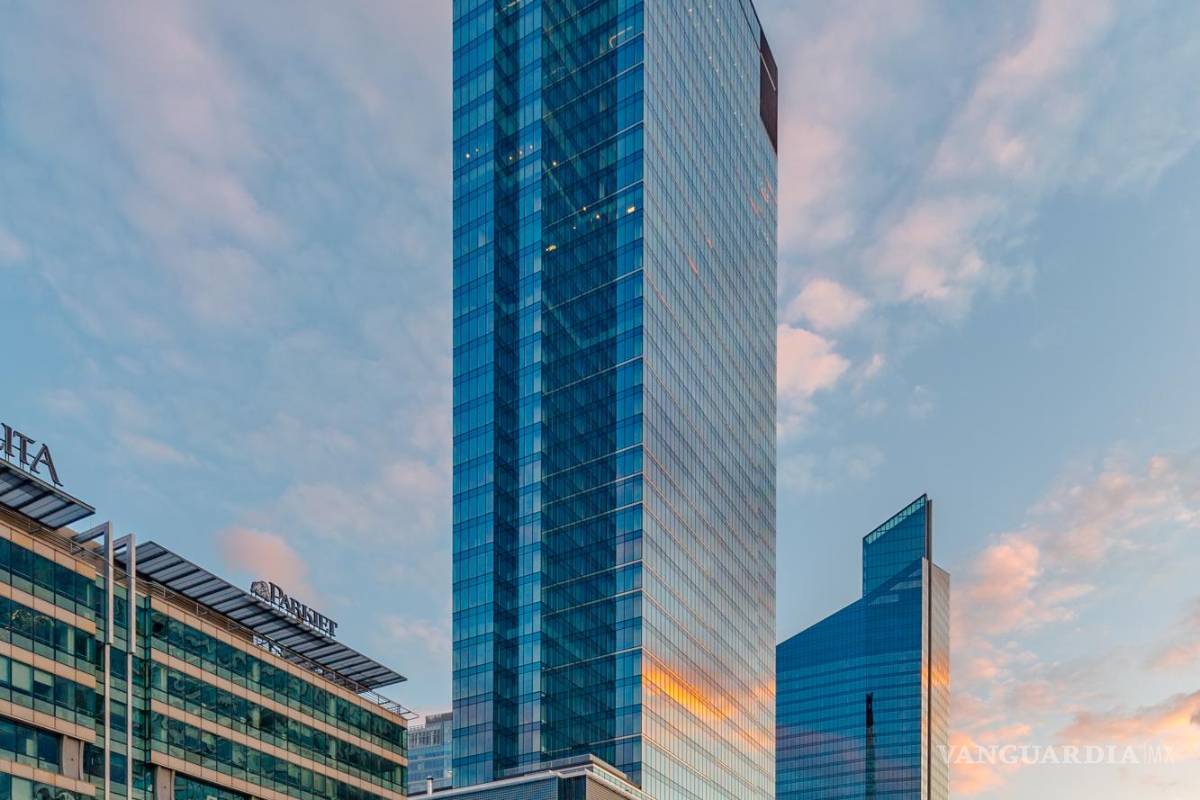$!Torre Warsaw Unit, en Varsovia, Polonia.