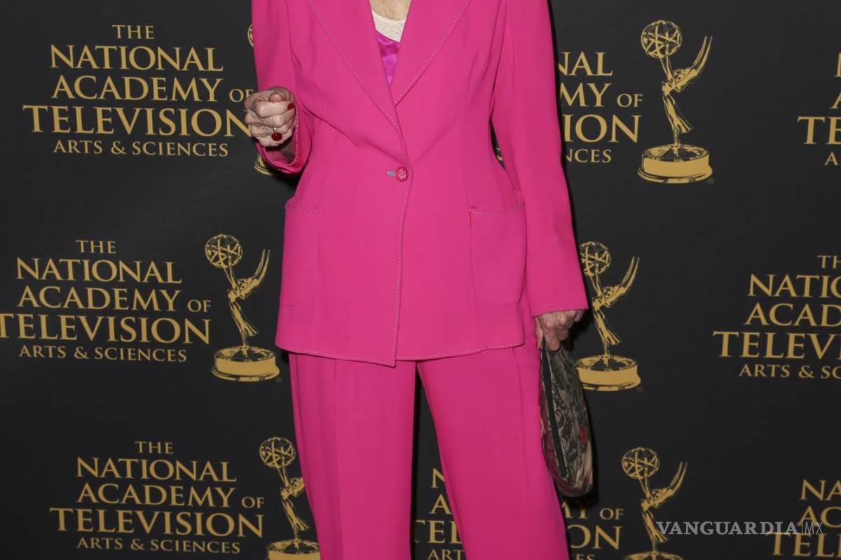 $!Sally Kellerman llega la ceremonia de los Daytime Creative Arts Emmy Awards el 24 de abril de 2015 en Universal City, California. AP/Rich Fury/Invision