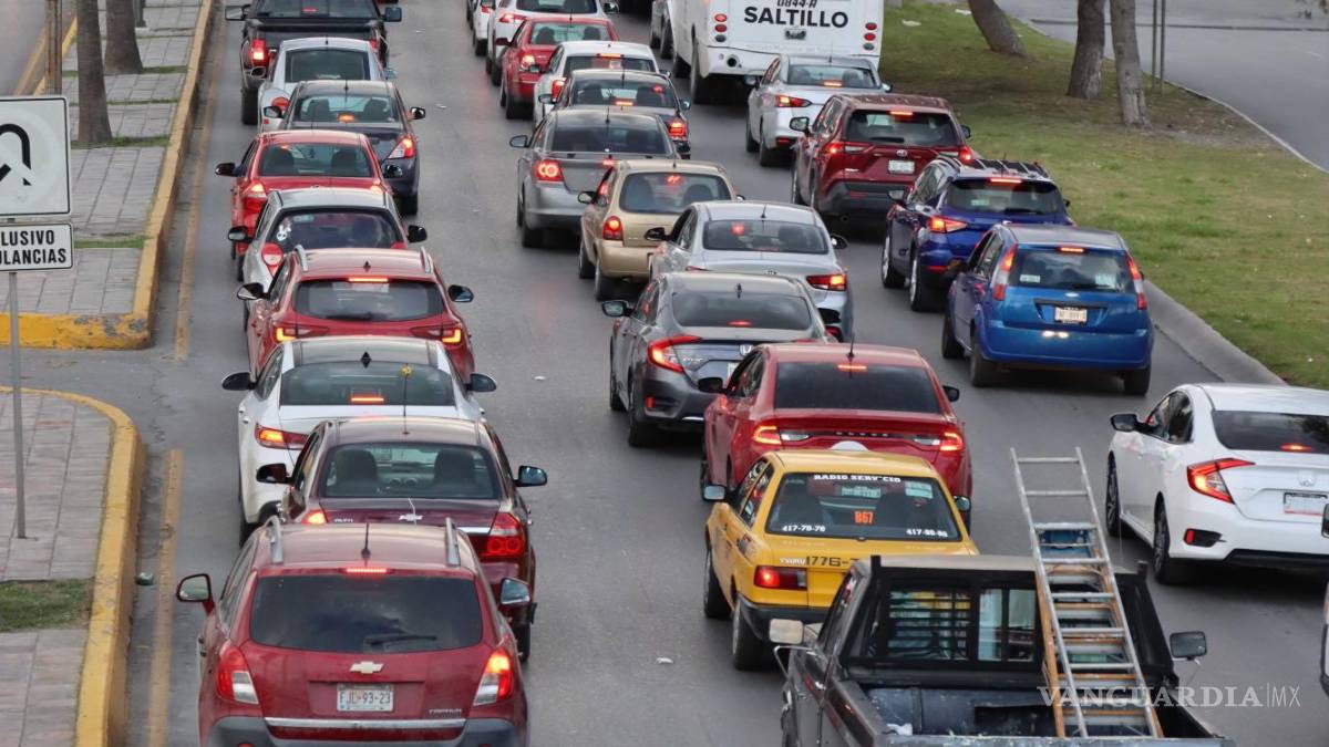 Vialidades, rebasadas a cualquier hora del día
