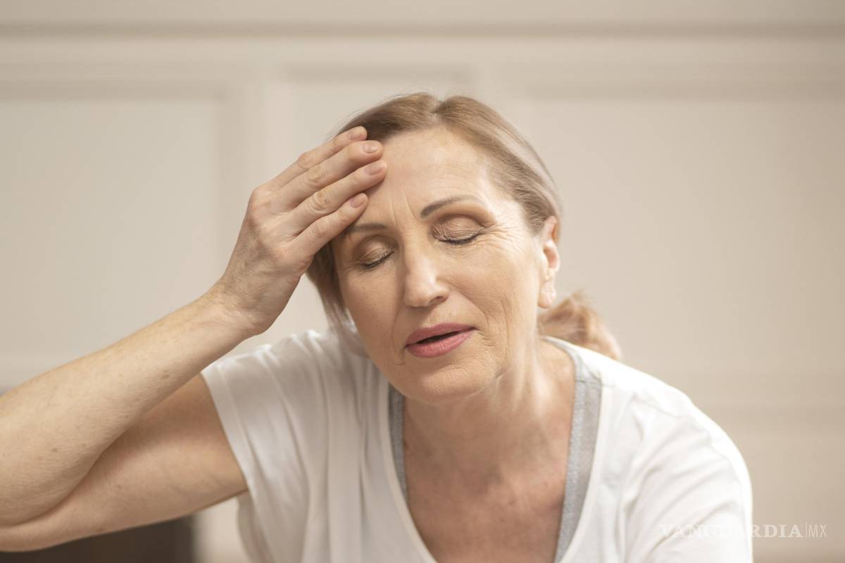$!El descenso del nivel de estrógenos en sangre es el responsable de la aparición de los síntomas de la menopausia, como los sofocos.