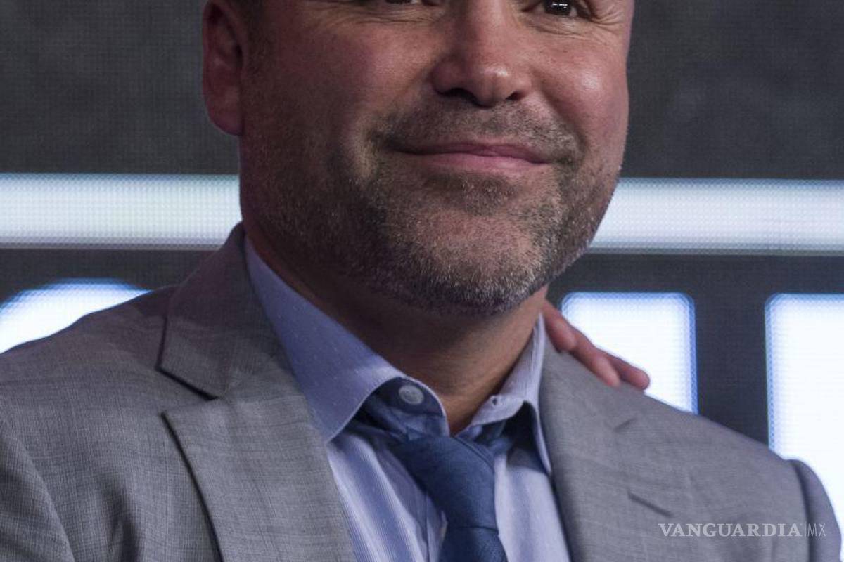 Óscar De la Hoya es hospitalizado por COVID-19; se perderá pelea con Belfort