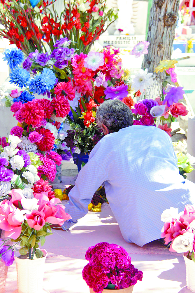 La Profeco Coahuila vigiló los panteones este Día de Muertos