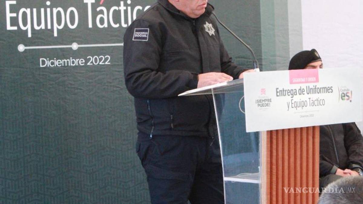 Entregan equipo táctico y uniformes a policías de Torreón