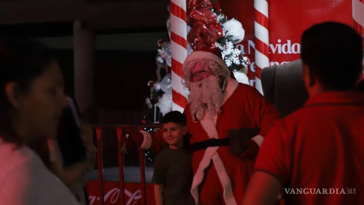 Llega la magia de la Navidad a las calles de Saltillo con la Caravana Coca-Cola
