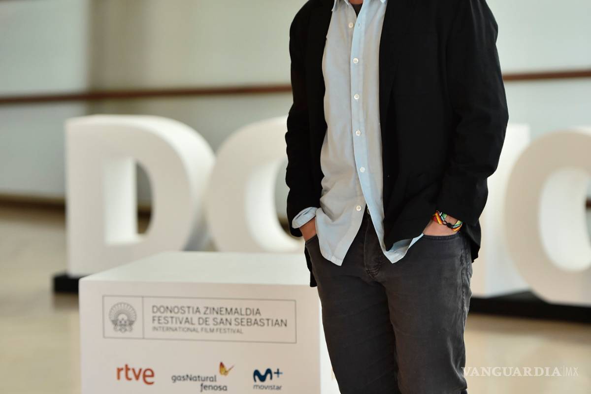 Gael García dedica reconocimiento a latinos