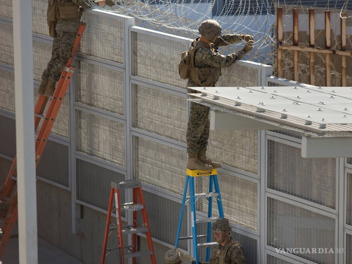 $!Ante la llegada de la caravana migrante a Tijuana, EU refuerza su frontera con soldados