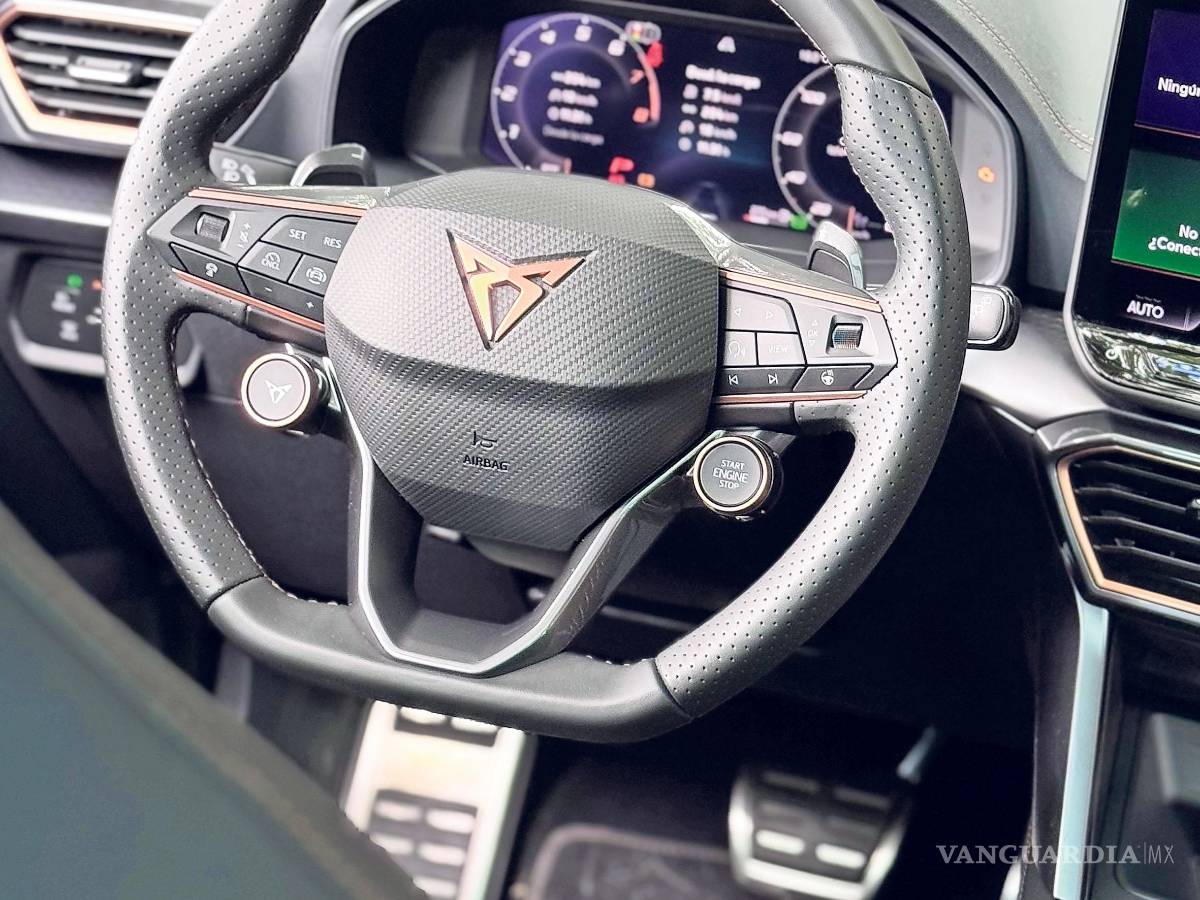 $!El interior presume pantalla de 12.9” y sistema de audio Sennheiser de 390W.