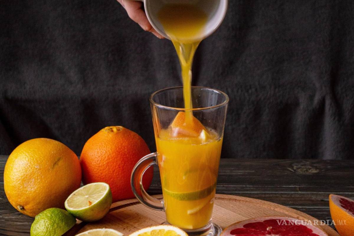 Saltillenses recurren al jugo de naranja y vitamina C para proteger al sistema inmune en la temporada invernal