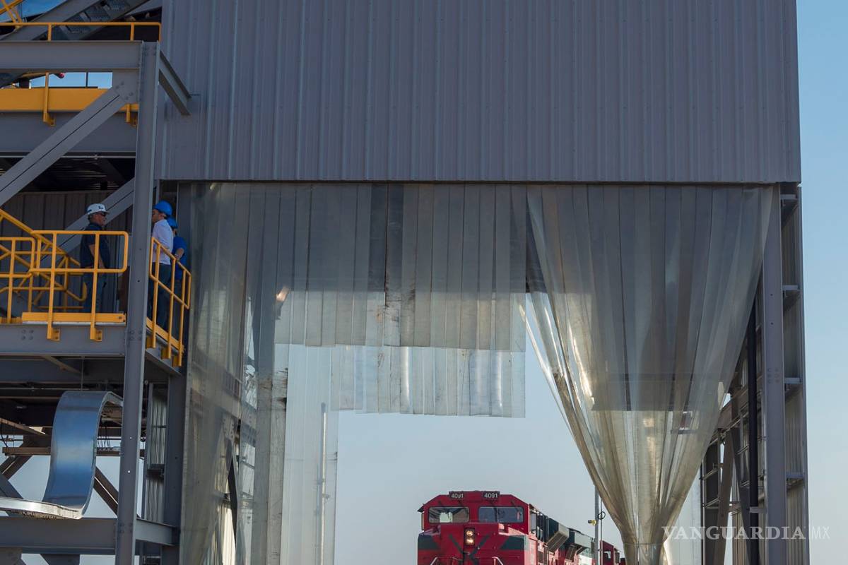 Arriba a Nava el primer embarque de carbón generado por la mina Dos Repúblicas en Eagle Pass