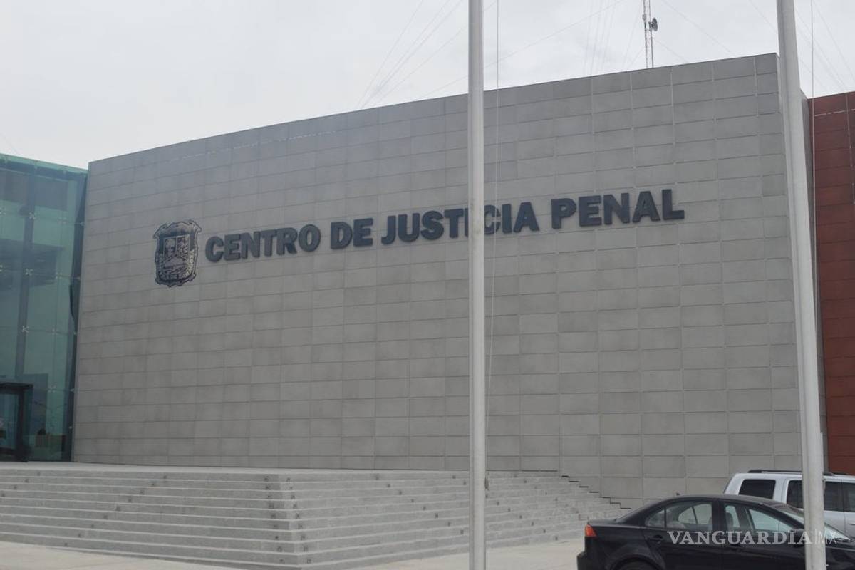 Maestro acosador del CBTis que enviaba fotos desnudo a alumnas recibe prisión preventiva; es ingresado al penal de Saltillo