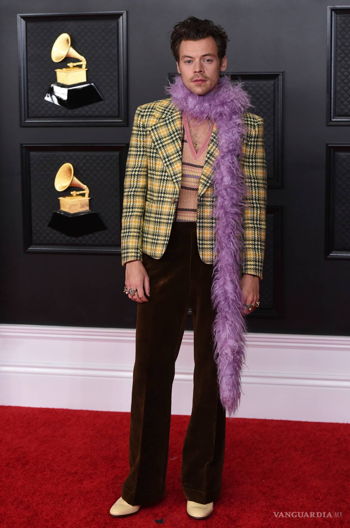 $!¿De vuelta a la normalidad? En los Grammy los artistas se animan a salir a la Alfombra Roja