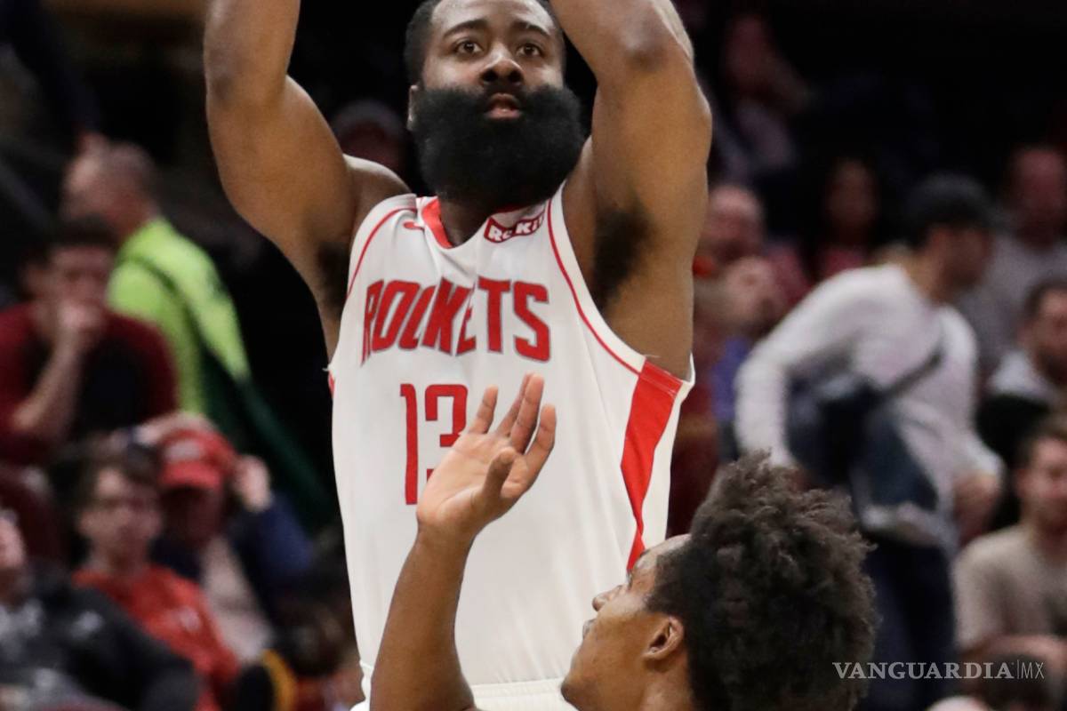 Harden le hace 55 puntos a los 'Cavs' y Rockets suma otra victora